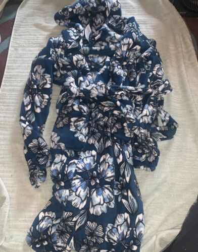 NWT Vera Bradley S/M Plush Hooded Dive Floral Medallion Bathrobe Belted Pockets