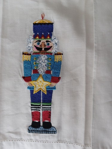 Lote 3 Nuevas Sin Etiquetas Toallas Blancas para Invitados de Mano Juguete Soldado Diseño 14" x 22" - Imagen 2 de 5
