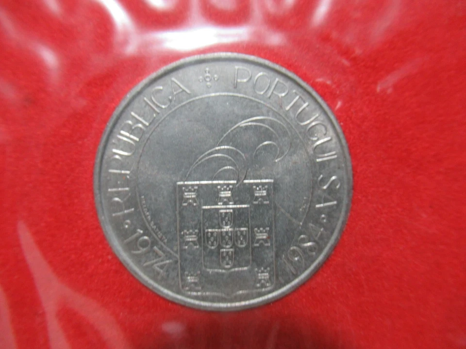 1984 Portugal 25 Escudos Coin, 10th Anniversary of Carnation Revolution IN CASE - Image 3 of 4
