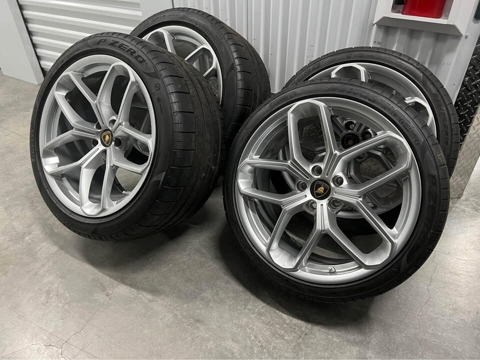 19" Lamborghini Huracan OEM Factory Staggered KARI Wheels Pirelli Tires TPMS Cap