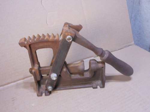 Cast Iron Lever Action Nut Cracker Heavy Duty for Walnuts