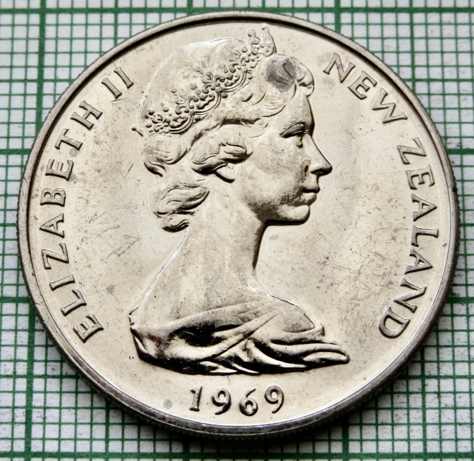 NEW ZEALAND Elizabeth II 1969 20 CENTS KIWI BIRD UNC yes we combine postage - Image 4 of 4