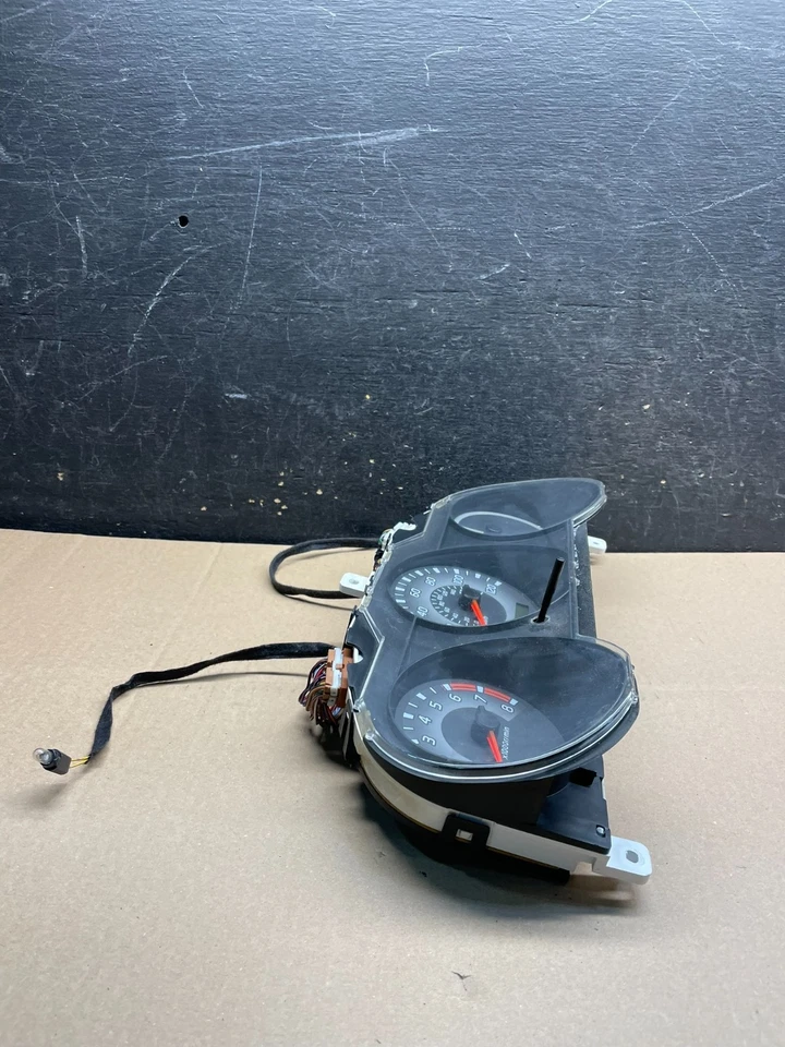 Instrumento velocímetro Nissan Pathfinder Xterra Cluster 2002-2003 OEM U1346 DG Foto 2 de 4