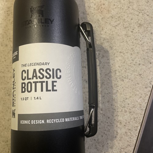 Stanley The Legendary Vacuum Insulated Classic Bottle 1,5 qt / 1,4L - Bild 22 von 22