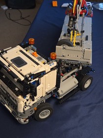 LEGO TECHNIC 42043: Mercedes-Benz Arocs 3245 (USED 100% COMPLETE)
