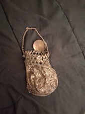 Vintage Whiting  Davis Gold Tone Expandable Top Mesh Purse/Beggars Bag Art Deco