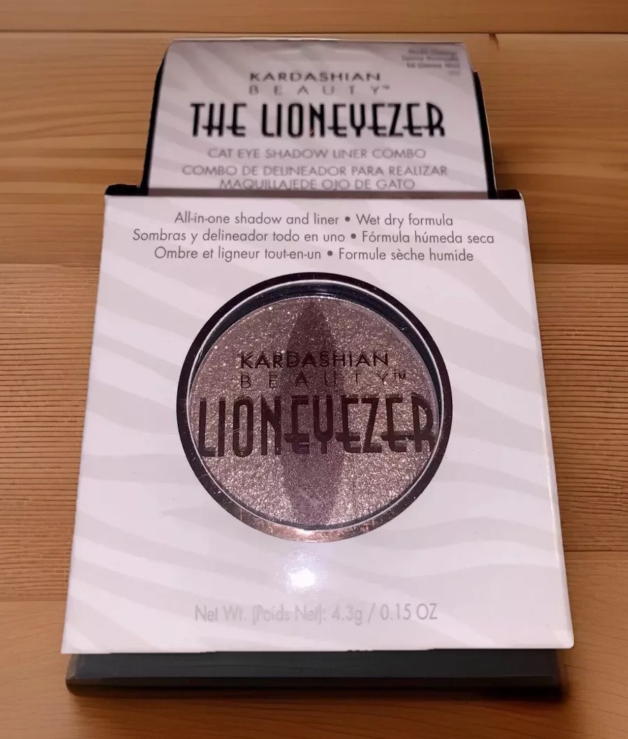 Kardashian Beauty “Cat Eye/Lioneyezer” All-In-One Wet/Dry Eye Shadow/Liner Combo