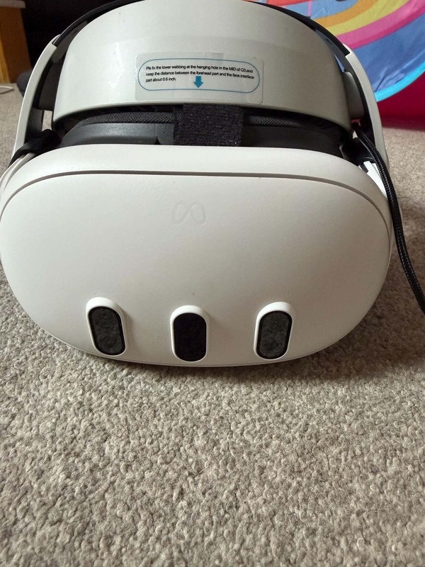 Meta Quest 3 VR Headset (With Controllers) - 128GB | With BoboVr M3 Pro ✅