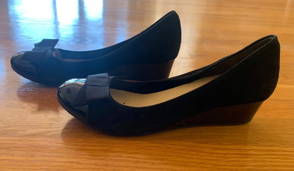 COLE HAAN Mujer Damas Negro Sueco Charol Cuña Arco Suela de Goma Talla 10.5 Foto 2 de 4