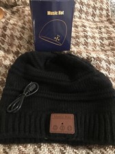 BLUETOOTH BEANIE..MUSIC..PHONE CALLS .. Volume Control .. ANSWER CALLS 