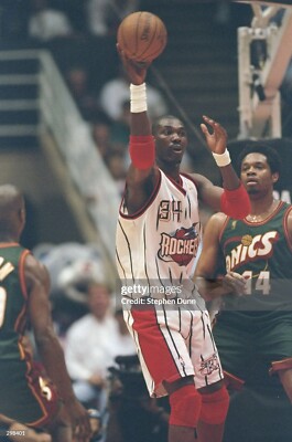 100% Authentic Hakeem Olajuwon Vintage Champion 96 97 Rockets Pro