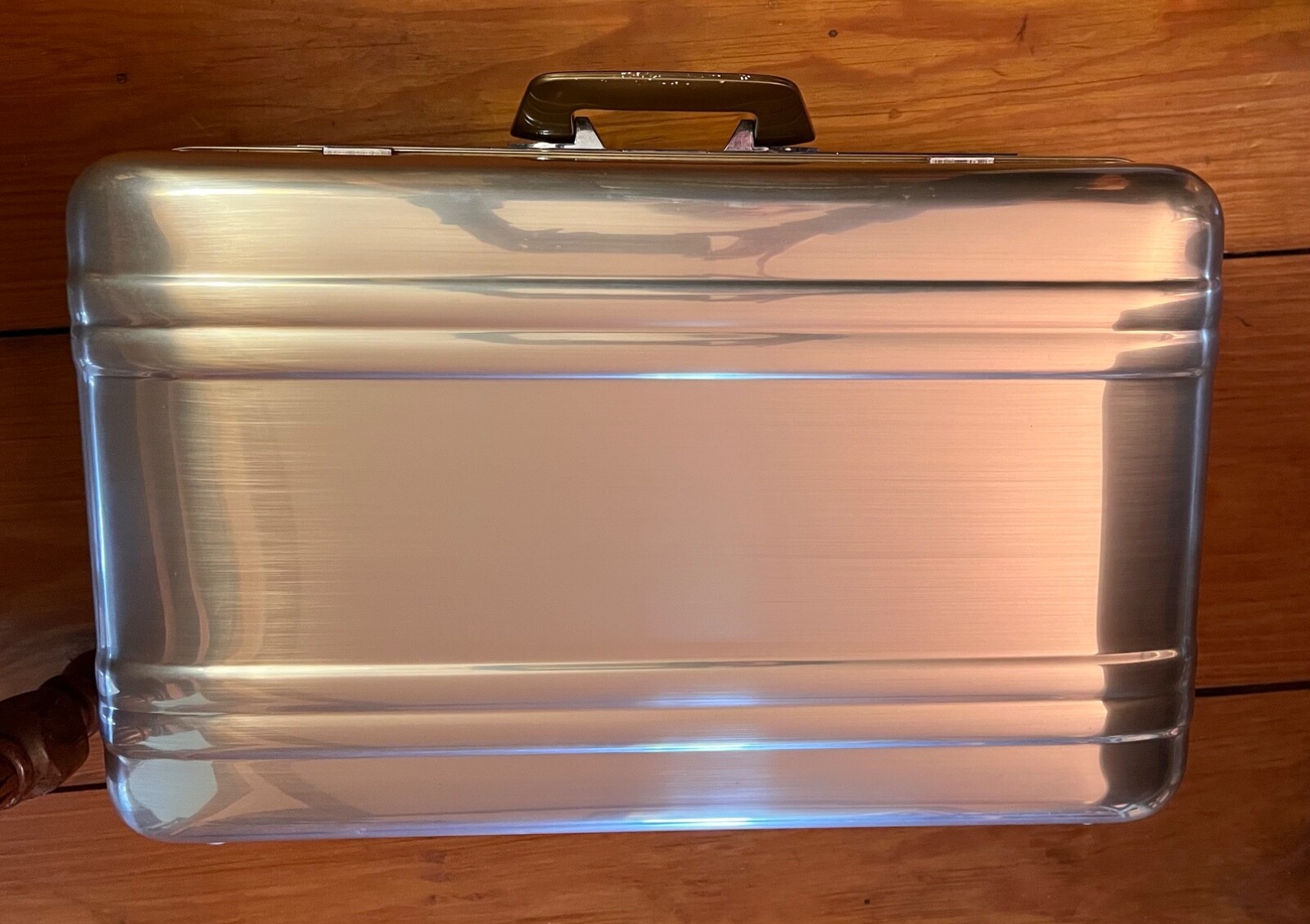 Halliburton Suitcase Camel Logo 21" x 8" x 12.75" eBay