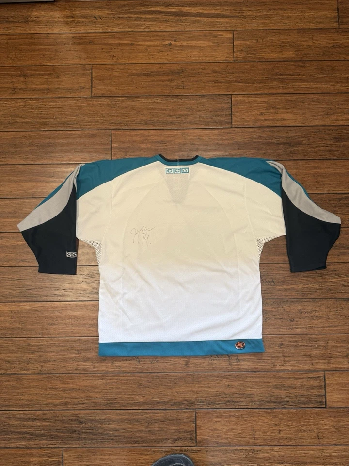 Camiseta de hockey vintage de los San Jose Sharks CCM, talla L, firmada por Joe Thornton Foto 4 de 4