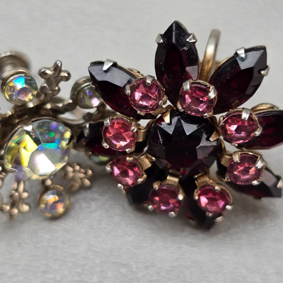 Lote de 2 Pendientes Vintage Estrás Tornillo Trasero Aurora Boreal Rojo Rosa Floral Foto 4 de 4