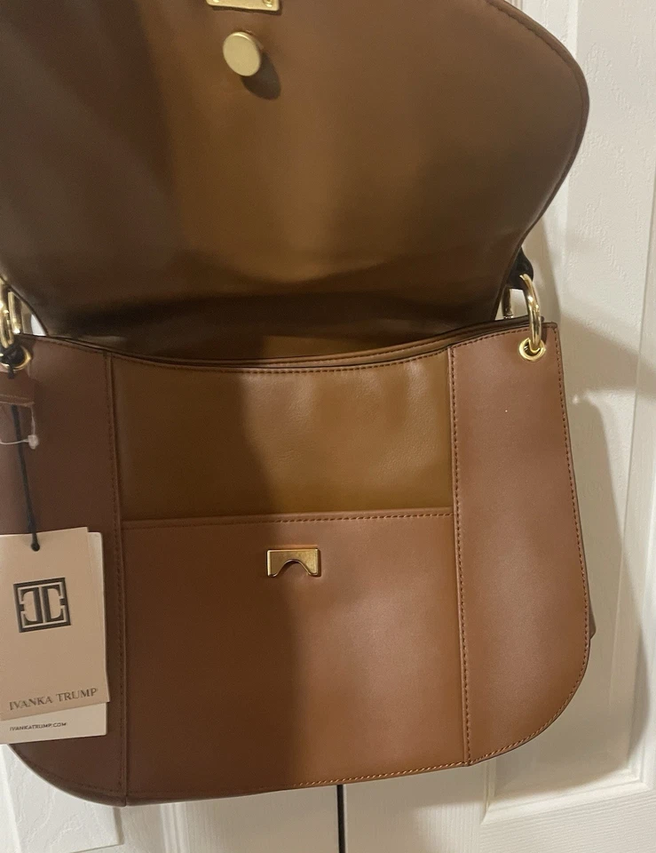 Bolso de Mano Ivanka Trump Cuero Claudia Tostado Estilo Alforja NUEVO $395 Foto 4 de 4