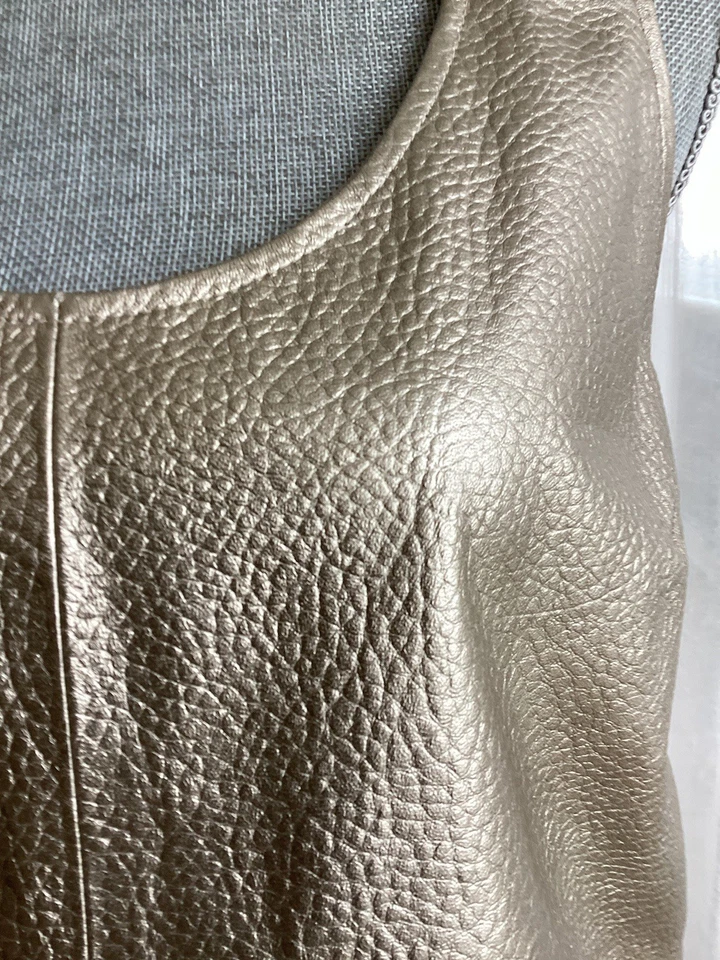 Camiseta sin mangas Brunello Cucinelli cuero texturizado metálico talla 42 M 6 nueva $2225 Foto 3 de 4