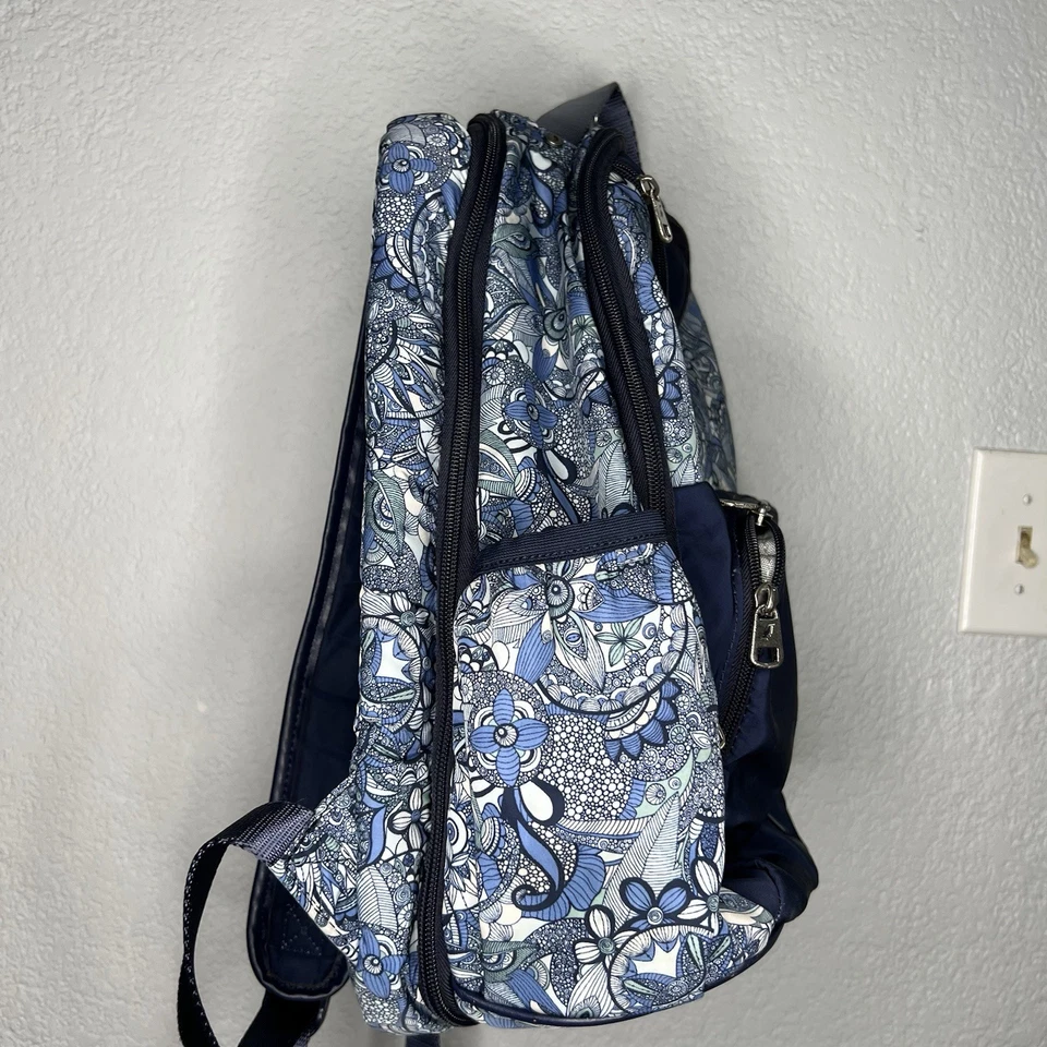 Mochila de viaje para computadora portátil SAKROOTS de nailon floral azul cachemir/blanco Foto 4 de 4