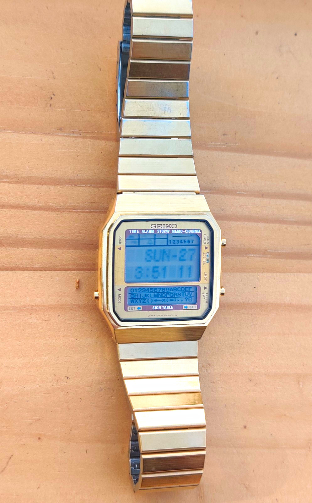 Seiko D409-5009 [A0] Vintage Digital Watch Gold Tone
