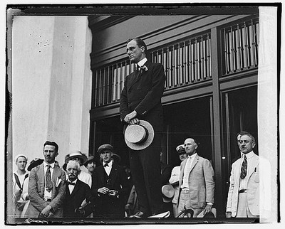 Photo:Franklin D. Roosevelt Reception 1920s Crowd at Building Entrance