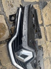 GENUINE RENAULT CAPTUR MK1 2013-2017 FRONT GRILLE 623102335R