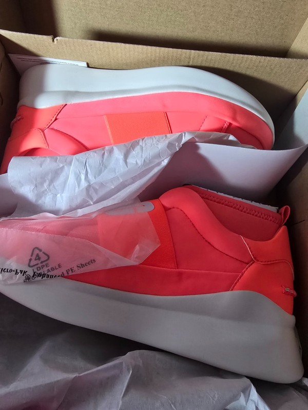 ugg womans size 8 neon coral