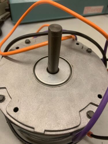 Emerson K55HXDFM-6844 Condenser Fan Motor! Lennox 68J9701 / 1/6 HP, modern style - Picture 4 of 7