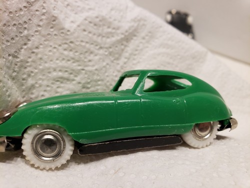 2-JAGUAR E TYPE - PLASTIC BODY, TINPLATE BASEPLATE & INTERIOR - MADE IN JAPAN(f) - Picture 15 of 16