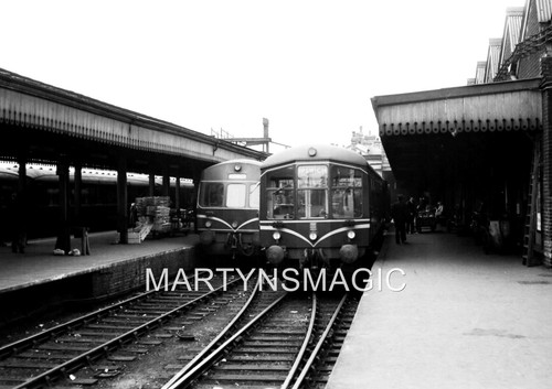 SR-DK-Digital Railway Image 2 car Suburban sets for Norwich and Ipswich at adjac