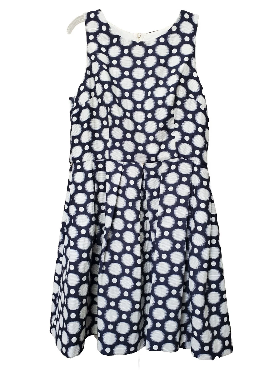 Robe Eliza J - Taille 2 - Satin Taupe à Pois - Ceinturée, Sans Manches - Neuf Sans étiquette