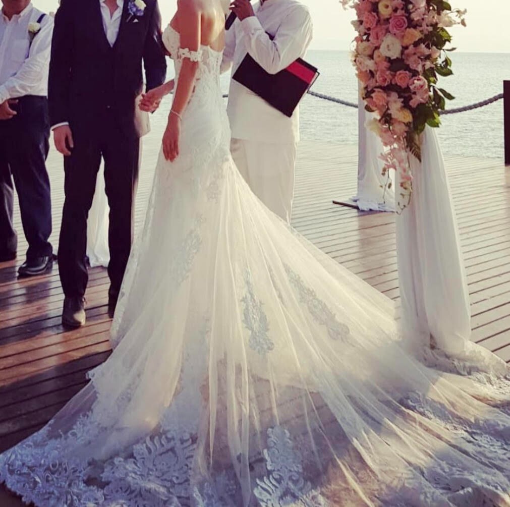 Martina Liana designer wedding dress handcrafted lace style 1012 Size UK £2500