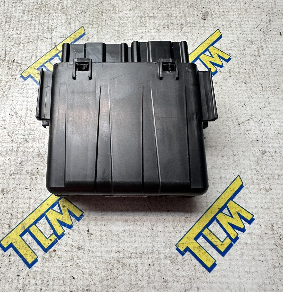 陽はまた君を照らすよ AKISA FUSE 55th Luxury Box ZCASE® FHZ Five-Stud Fuse Box, M8 Studs