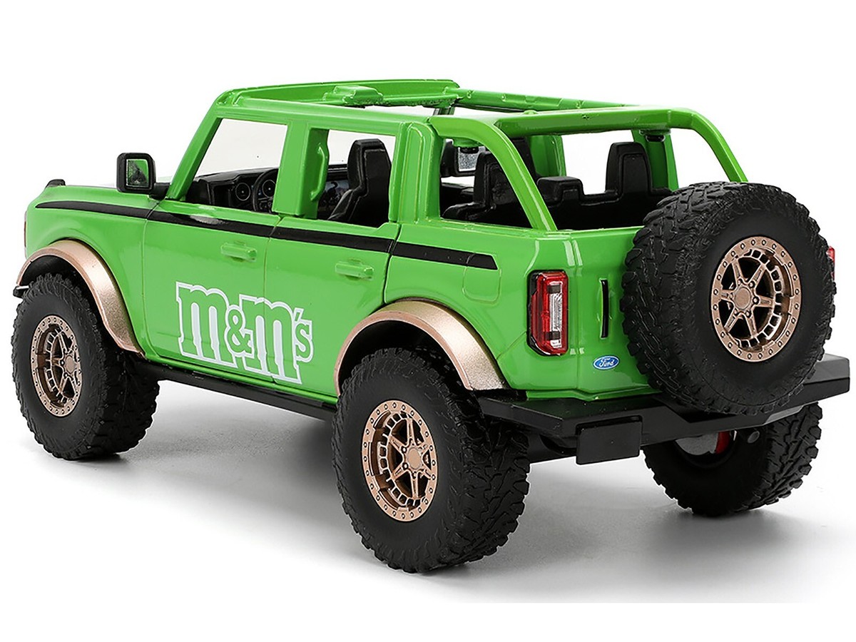 JADA M&M's グリーン & 2021 Ford Bronco 2021 M&Ms Ford Bronco w/Green M&Ms Figure | Jada Toys