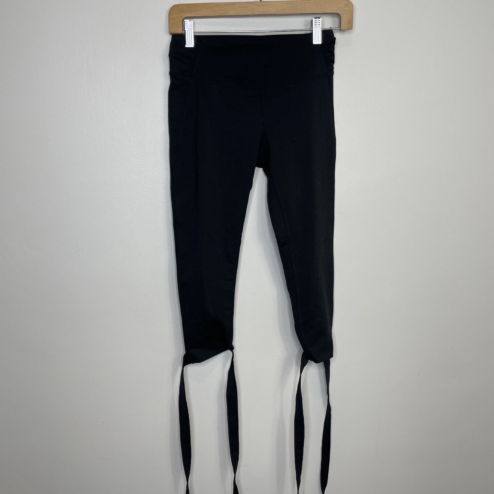 manduka flux ballet lace up tie ankles crop capri leggings