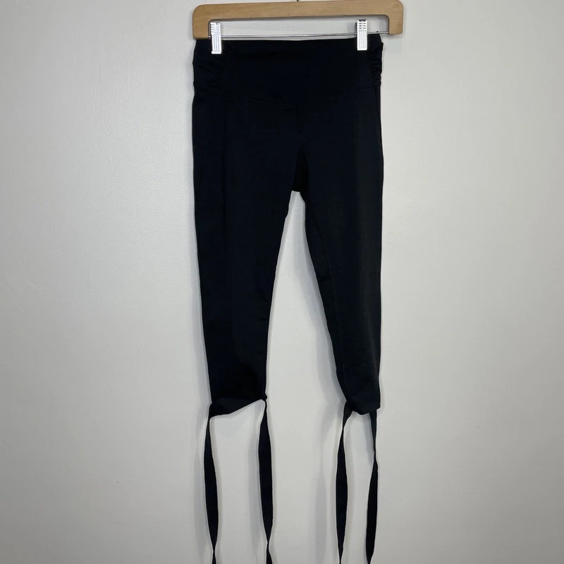 manduka flux ballet lace up tie ankles crop capri leggings