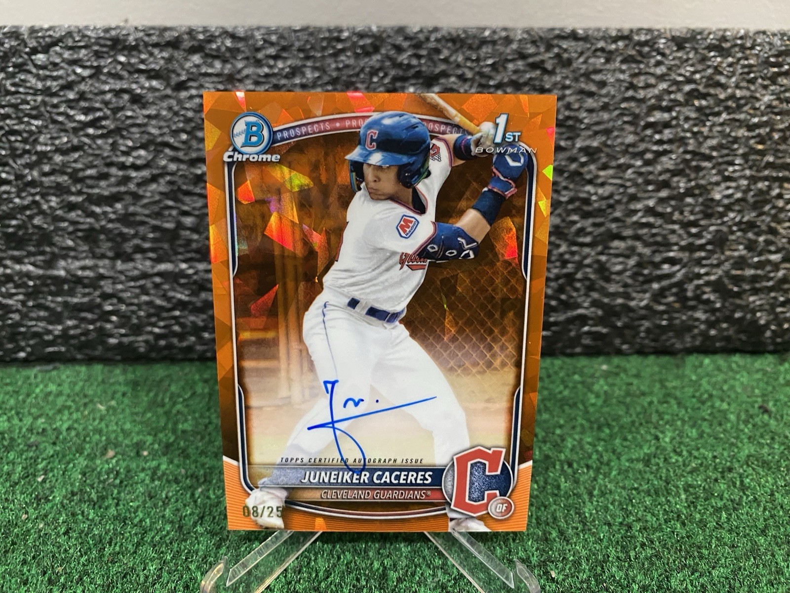 JUNEIKER CACERES 2025 BOWMAN CHROME SAPPHIRE 1ST ORANGE AUTO /25 GUARDIANS