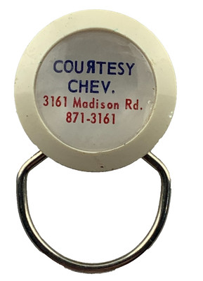 Vintage Courtesy Chevrolet Keychain MBA5