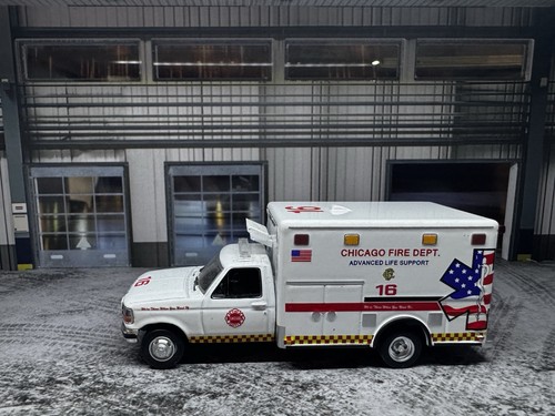 Greenlight 1/64 Chicago Fire Ford Ambulance Custom