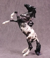 Breyer NEW * Eek! * Halloween Web Special GITD Rearing Classic Model Horse