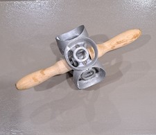 Houpt Cutters 2-5/8" Round Rolling 6 Biscuit Cutter Vtg Olney Illinois.