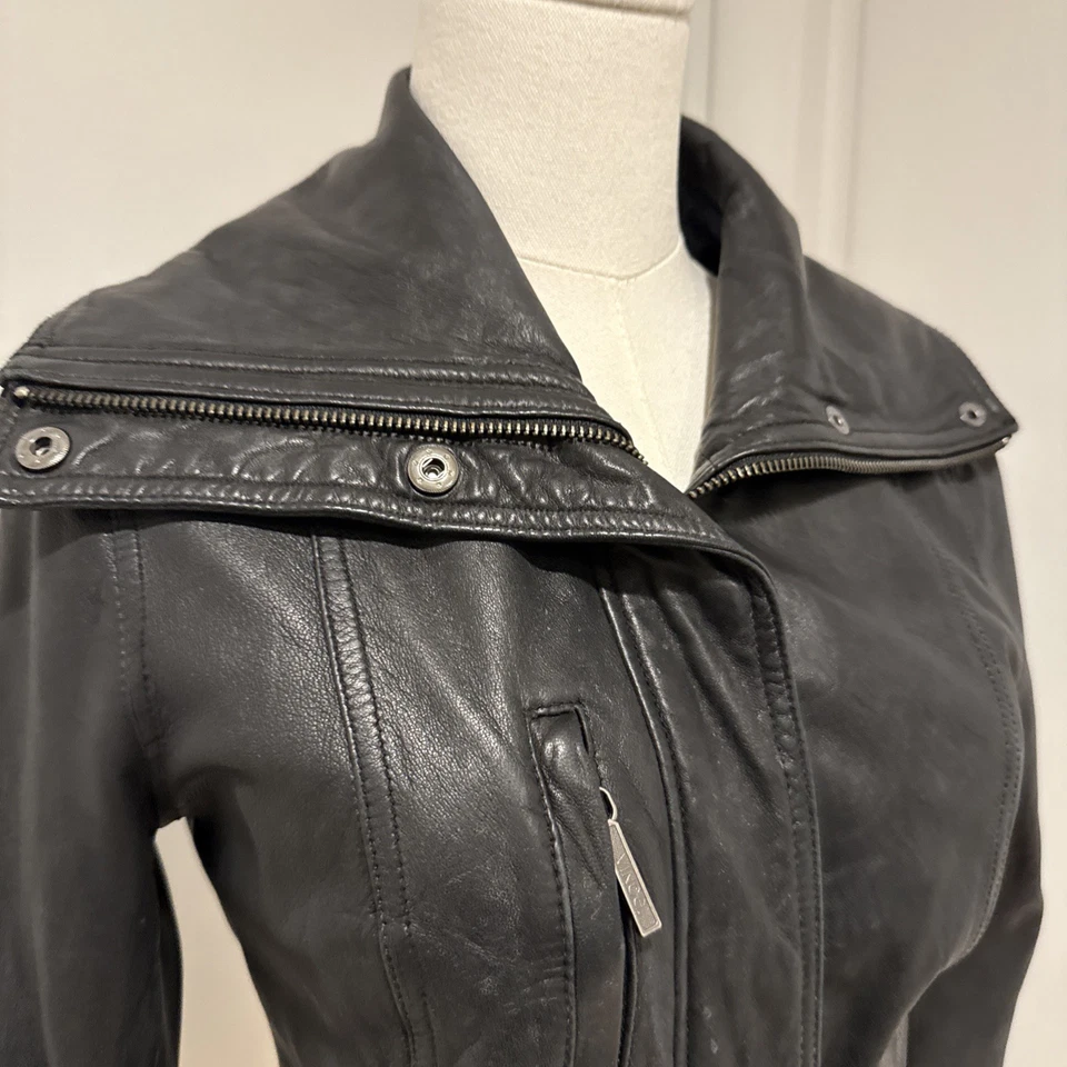 Chaqueta de cuero Vince negra cuello alto cremallera/botón para mujer talla S Foto 2 de 4