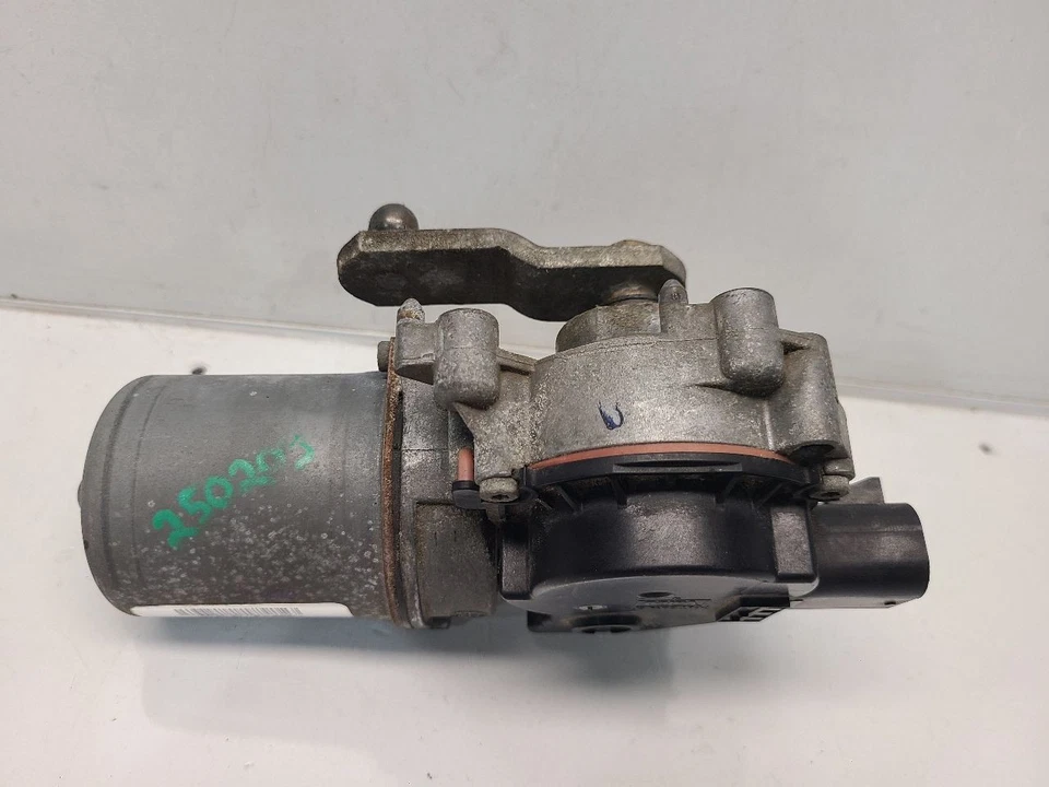 2004 Cadillac Escalade ESV Front Windshield Wiper Motor *ONLY - Image 3 of 4