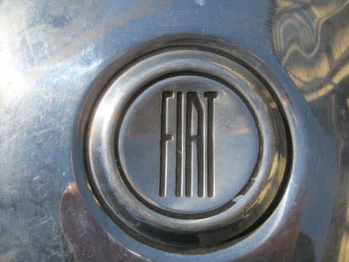 One factory original Fiat 124 850 Spider Coupe dog dish hubcap - Picture 3 of 24
