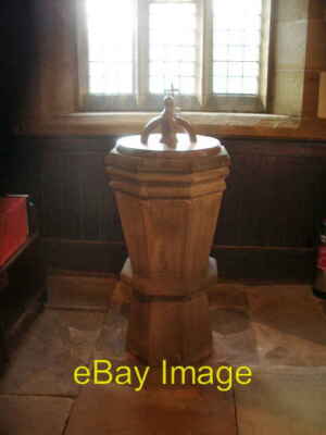 Foto 6x4 Die Pfarrkirche St. Oswald, Leathley, Font Fishpool\/SE2347 um 2008