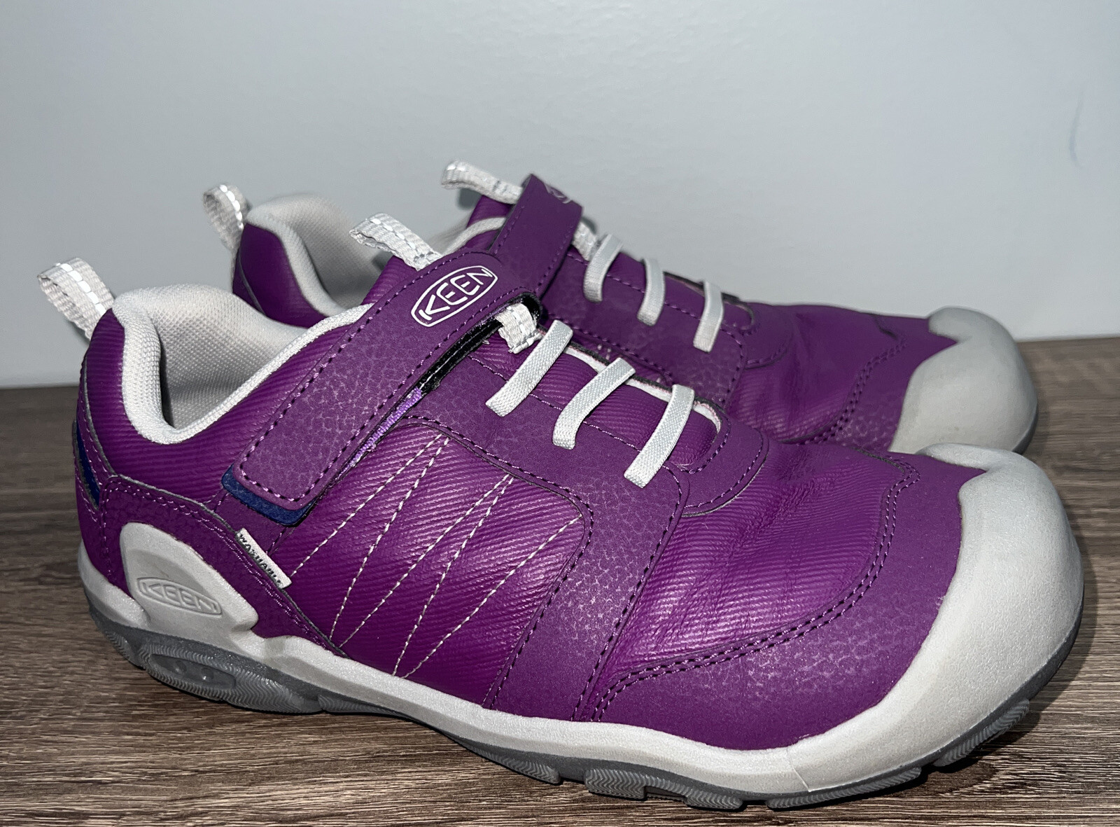 Scarpe Keen Kids Sneaker Notch Peak Youth taglia 6 US viola supporto arco e gancio