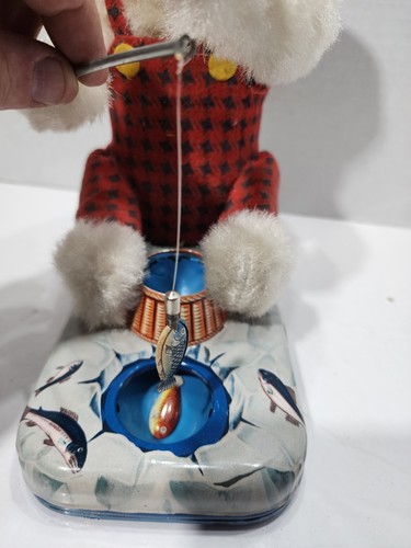 Vintage Alps Cragstan Fishing Polar Bear Lighted Battery Operated w/Box - Picture 3 of 9