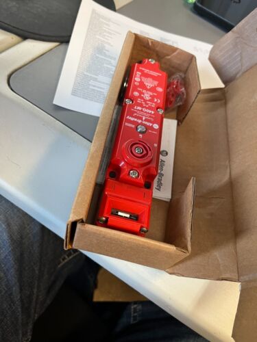 NEW 440G-MT47043, 1 piece Allen-Bradley Guardmaster