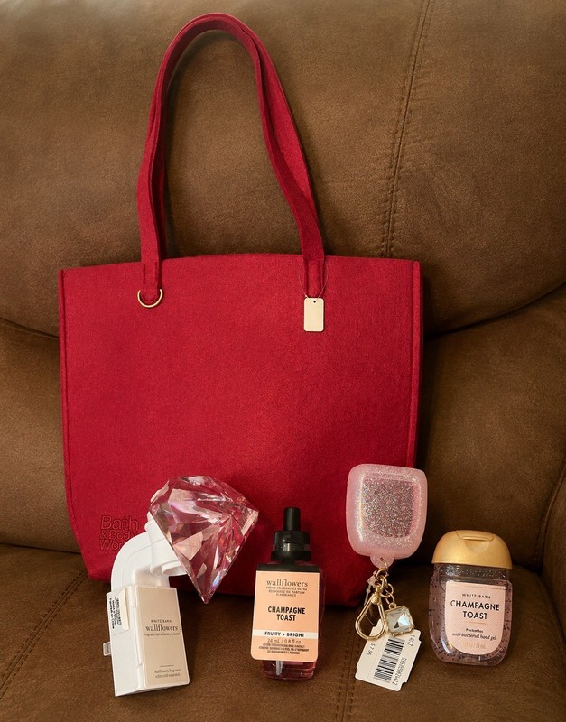 Bath & Body Works Felt Tote with Champagne Toast Accessories ALL NEW w/tags