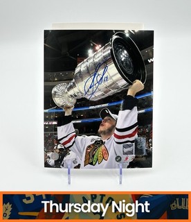 JONATHAN TOEWS SIGNED AUTOGRAPHED PHOTO CHICAGO BLACKHAWKS FROZEN POND COA