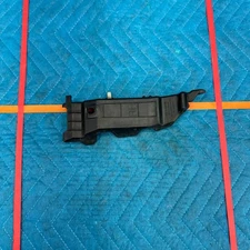 2011–2016 Hyundai Equus Front Right Bumper Side Bracket OEM 865163N000