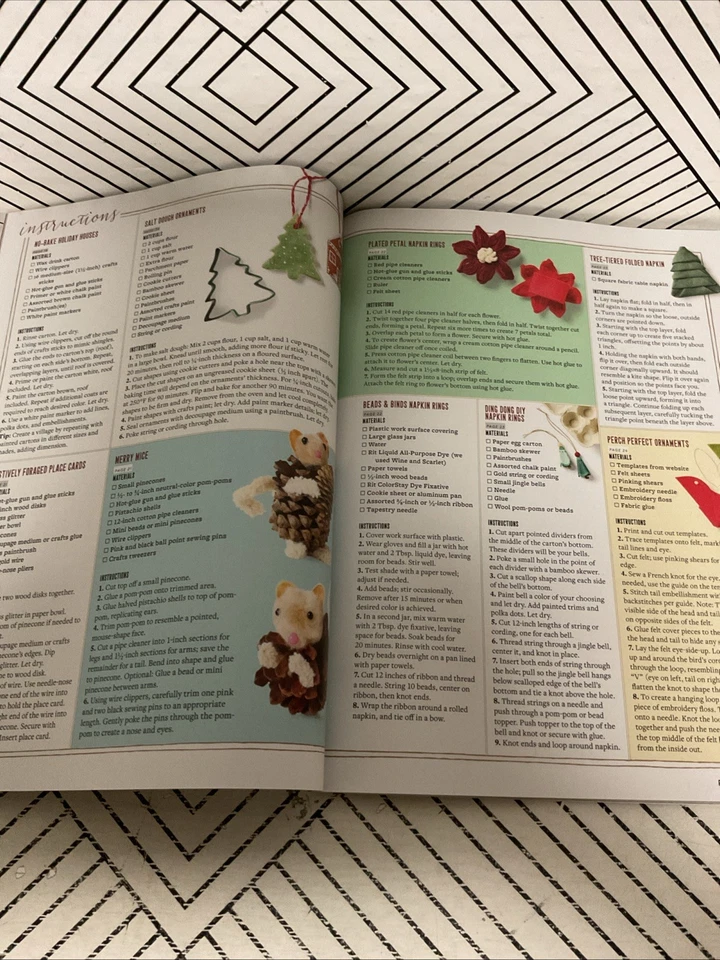 🎄 Better Homes and Garden Magazine Farmhouse Christmas 2025🆕 - Image 4 of 4